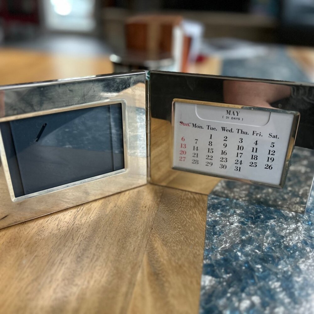 Vintage picture frame / calendar